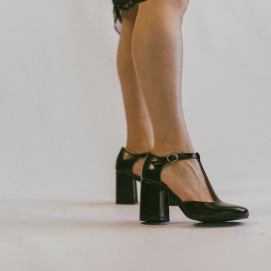 Mary Jane Shoes Black Leather Block Heels T Strap Closure